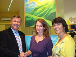 Bezirksvorsteher Erich Hohenberger, Barbara Gashi, Apothekerin Christa Wenkoff